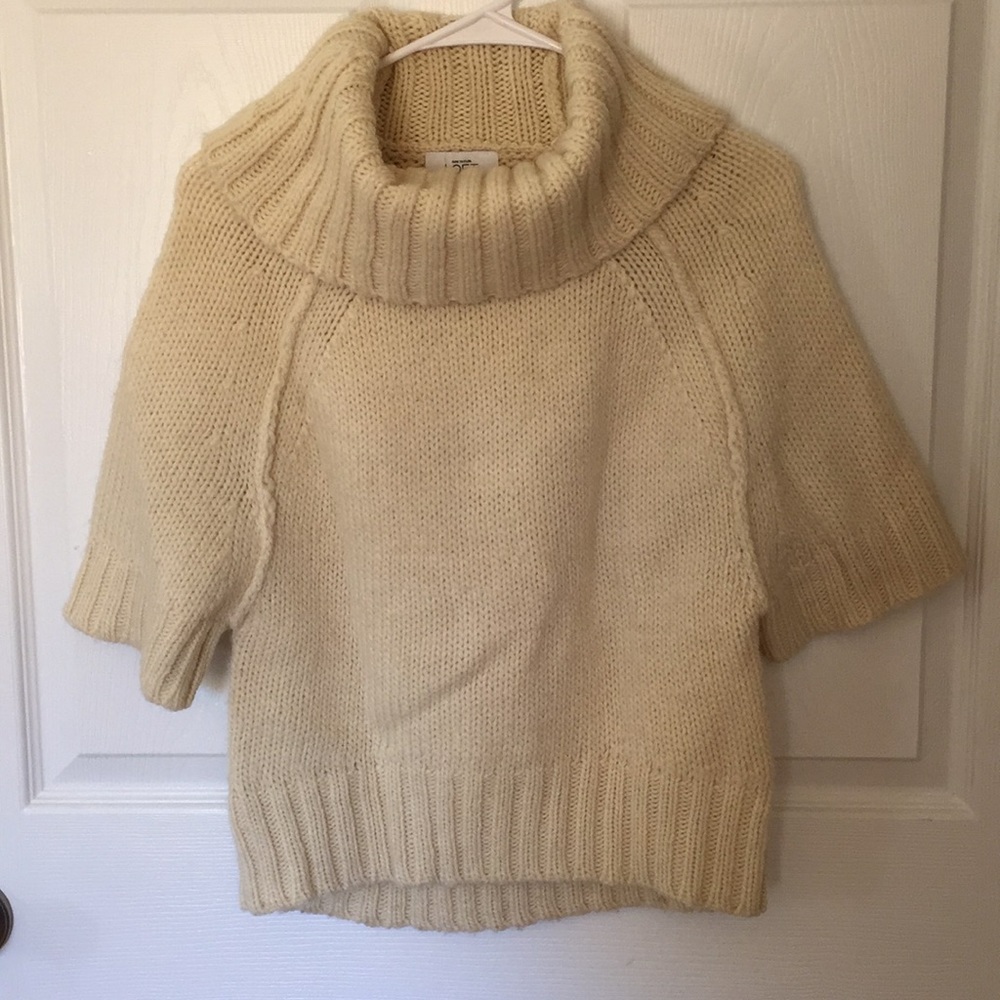 Ann Taylor Loft fashionable sweater